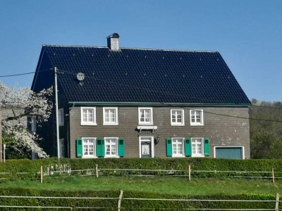 WG-Zimmer in charmanten Bergischen Fachwerkhaus