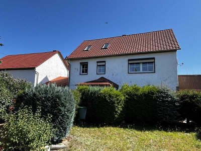 Achtung Schnäppchen: Schönes Wohnhaus mit 620 m² Grdstk., ca. 124 Wfl. und Scheune zum kleinen Preis