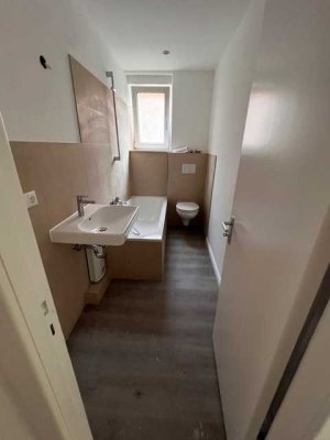 Vollständig sanierte schöne 2 Zimmer-Wohnung