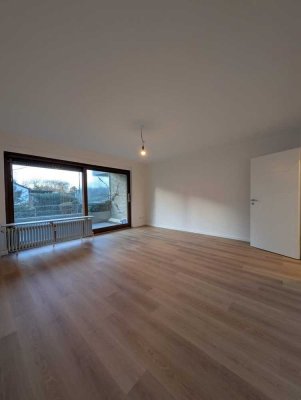 Frisch sanierte 2-Zimmer-Wohnung in zentraler Lage zu vermieten