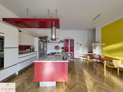 Modernes Design trifft Altbau - stilvolle Villa mit Schwimmteich und Traumblick - Baden