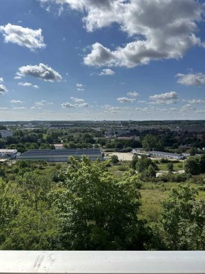 ab Mai verfügbar !  sonnige 1-Zimmer Wohnung mit großem Balkon und Cityblick  zu vermieten  �
