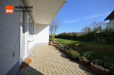 +++ Sofort einziehen! NEUwertige Wohnung mit Süd-Terrasse, eigener Garten und 2 Stellplätzen +++