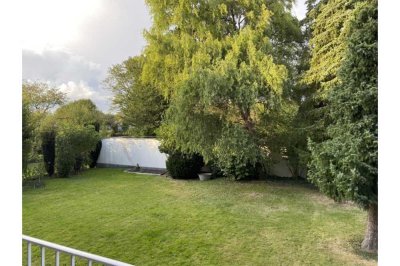 MG-Lürrip - Wohnung mit Balkon, Blick aufs Grüne und guter Anbindung