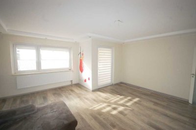 4 Zimmerwohnung mit Einbauküche, Balkon und modernem Wohnkomfort