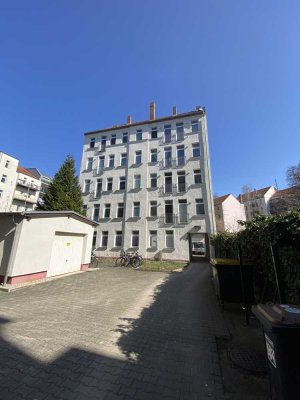 Frisch sanierte 2 Zimmerwohnung - zentrumsnah - mit tagesbelichtetem Wannenbad und EBK