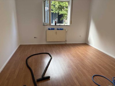 Frisch Renoviert - 3 Zimmer Küche Bad/WC - Wohnung im Herzen Bensheims.