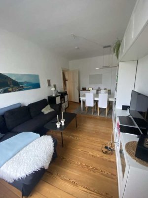 Schöne zwei Zimmer Wohnung in Kiel, Wik mit Einbauküche und Balkon