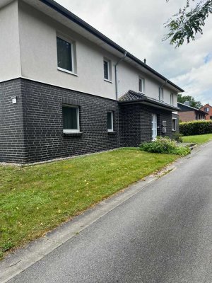 Freundliche und gepflegte 3-Zimmer-Wohnung mit Balkon und EBK in Boostedt