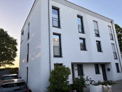 Neuwertige Doppelhaushälfte in Hofheim-Wallau