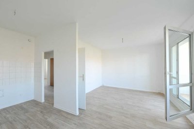 FRISCH SANIERT! 3-Raum-Wo. mit Balkon u. Wanne