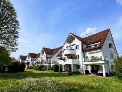 Gemütliches Zwei-Zimmer-Apartment im Dachgeschoss! Mit Einbauküche und TG-Platz!