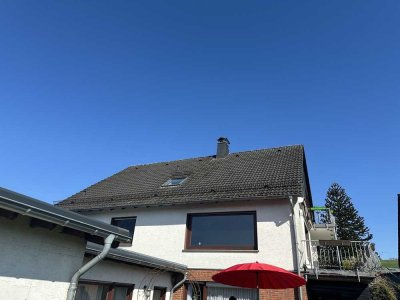 Dachgeschoß mit herrlichem Blick ins Bergisch Land mit Balkon