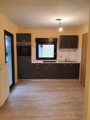Kein Jobcenter Kleine 2 Zimmer-Single Wohnung mit Balkon und EBK in Aschaffenburg Damm
