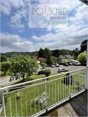 Charmante helle Wohnung im 1.OG mit 2 SZ, Balkon, ruhiger Grünblick, inkl. Küche, Parkpl. 68m2.