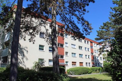 Sonnige 3-Zimmer-Wohnung mit Blick ins Grüne, mit Stellplatz  - Von Privat