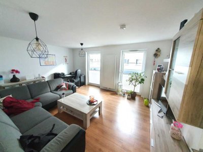 Bodentiefe Fenster, modernes Bad, TG-Stellplatz - Geräumige, gut geschnittene 2-Raumwhg. in Toplage!