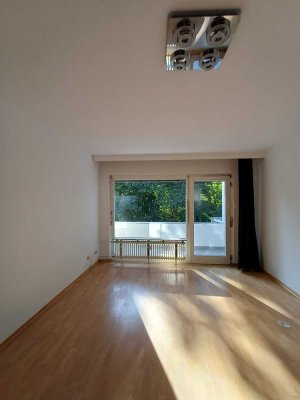 Schöne und sanierte 2,5-Zimmer-Wohnung mit Einbauküche in Saarbrücken