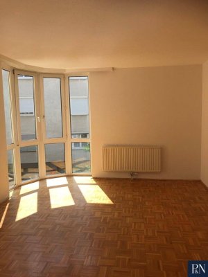 Helle 3-Zimmer-Wohnung mit Tiefgaragenstellplatz in zentraler Lage von Baden
