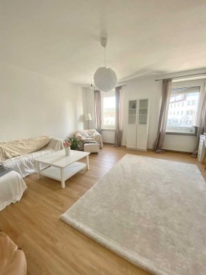 Renovierte 2,5-Zimmer Wohnung im 2. OG, City, Bayreuth Bahnhof