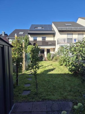 Familienfreundliches, modernisiertes (A+) Reihenhaus mit Garten und Garage in Eggenstein-Leopeopolds