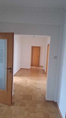 Renovierte 4 Zimmer Wohnung in der Stadtmitte von Dinslaken