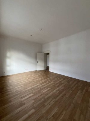 2-Zimmer- Altbauwohnung mit hohen Decken in Krefeld