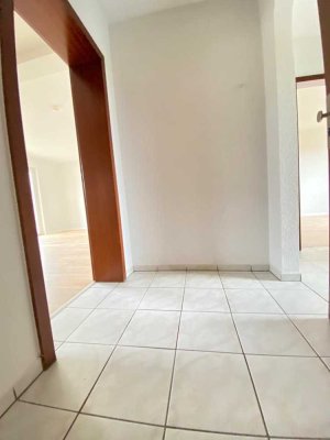 ***Über den Dächern von Westende***Renoviert mit Balkon und Tiefgarage***Einziehen und Wohlfühlen***