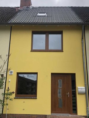Schönes und neuwertiges 5-Zimmer-Reihenhaus mit gehobener Innenausstattung und EBK in Winsen (Luhe)
