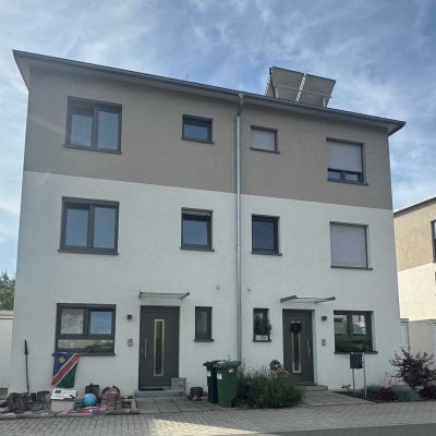 Großzügige Doppelhaushälfte mit 160m² Wohnfläche und KfW 40 QNG Zertifizierung