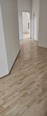 Helle 2-Zimmer Dachgeschosswohnung mit Balkon in Sudenburg