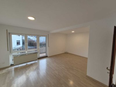 Gepflegte 4-Zimmer-Wohnung mit Balkon im 1. OG in Marburg