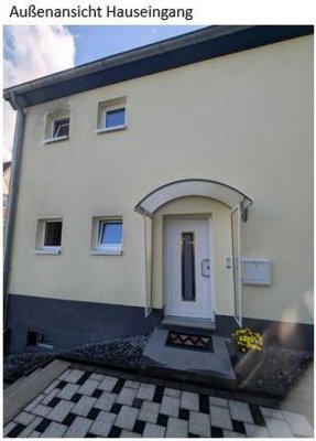 Gepflegte Doppelhaushälfte mit Terrasse, Garage und Stellplatz