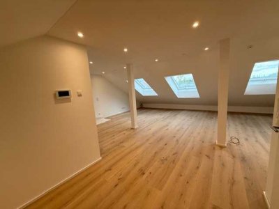 Erstbezug nach Renovierung, 3-Zi-ETW,Gartenanteil ca. 120 m², FBHZ, Parkett, 2 Stellplätze, 91058 Er