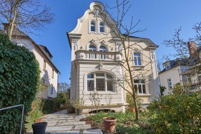 Wunderschöne Altbauwohnung Nähe Kurpark mit 3 Balkonen