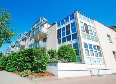 Attraktive 3-Raum-Wohnung mit schönem Wintergarten & Blick ins Grüne - im ruhigen Viertel von Leuben