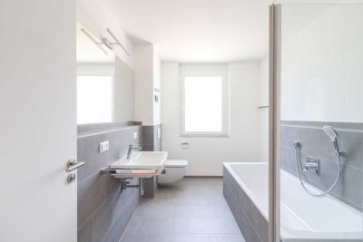 Stilvoll wohnen im EUTIGHOFER TOR *Neubau*: Helle 4-Zi.-Wohnung mit Balkon