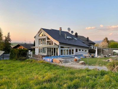 Stilvolles und modernes Wohnen mit Pool