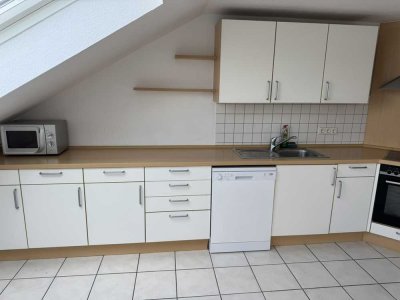 Sofort freie Wohnung, hell, mit Einbauküchenzeile, Top - Innenstadtlage und Super-Dachterrasse