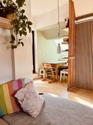 PET FRIENDLY top floor apartment, 2 bed 2 bath w/ study and loggia!
