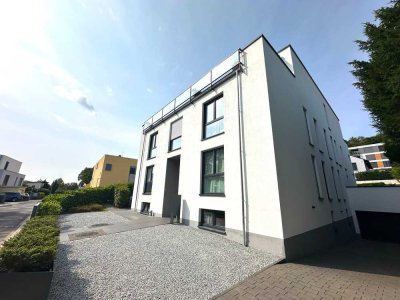 Großzügiges Wohnen mit EBK, Terrasse, kleinem Garten, Aufzug & Tiefgarage im Haus