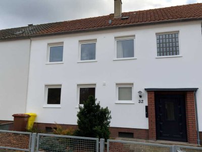 Frisch renoviertes Reihenmittelhaus in Neuss-Reuschenberg – 114, 3 Schlafzimmer, großer Garten