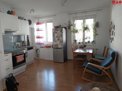 Wohnen zwischen Stadt und Natur im grünen Garsten: helle 3-Raumwohnung begeistert mit offener Küche, viel Privatsphäre und praktischem Abstellraum in ruhiger Lage nahe Steyr!
