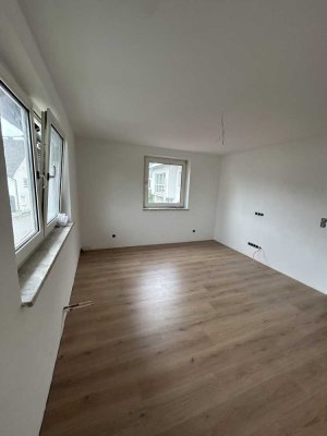 Erstbezug nach Sanierung mit Einbauküche: schöne 5-Zimmer-Wohnung in Lonsee