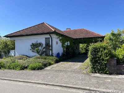 Architekten-Bungalow mit Einliegerwohnung in schöner Lage