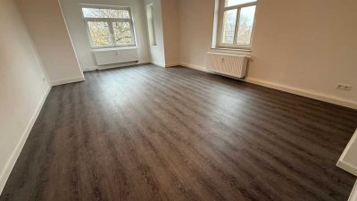 Erstbezug nach Sanierung in bester Lage / 2.OG / Designboden u.v.m.