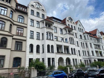 Helle Maisonette-Dachgeschoss-Wohnung mit Dachterrasse in der List