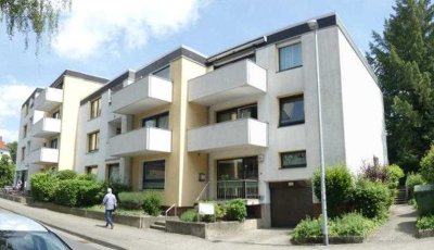 Ruhige, helle Wohnung mit großem Balkon und Tiefgarage, Nähe Meyers Garten