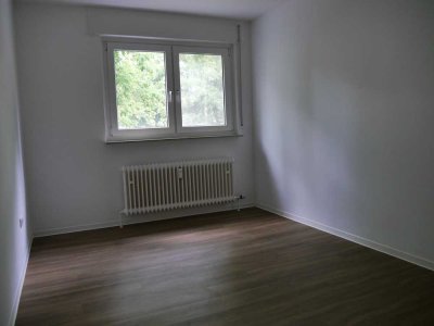 ﻿Schöne 3-Zimmer-Wohnung mit Tageslichtbad und Balkon in Hanau-Großauheim zu vermieten