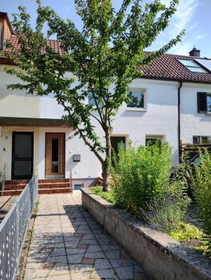 Kernsaniertes 4,5-Zimmer-Reihenhaus im beliebten Ulmer Märchenviertel